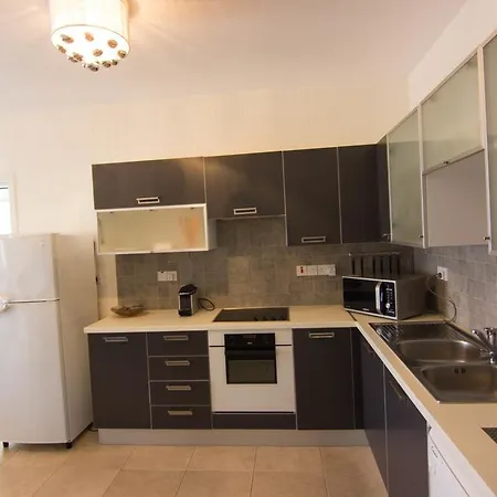 Ariana Apartment